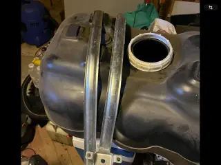 Diesel tank med pumpe/tankmåler 