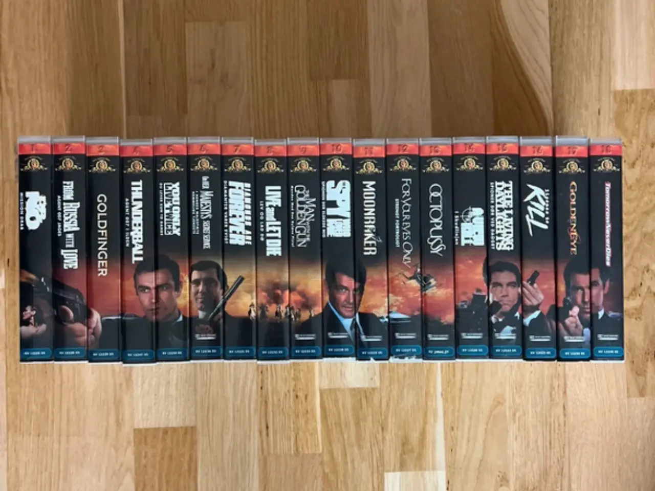 Billede 1 - James Bond filmsamling