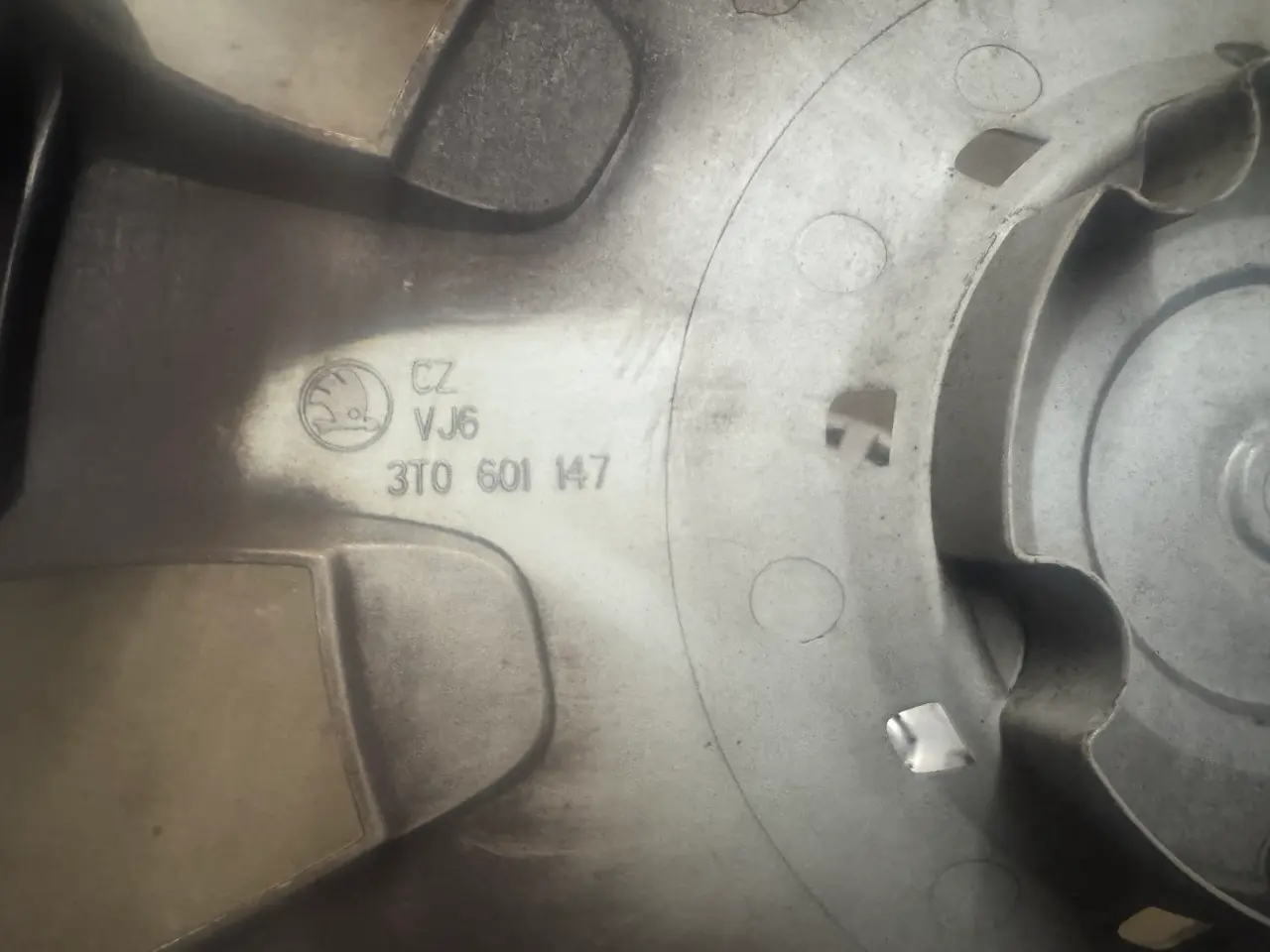 Billede 3 - Originale skoda hjulkapsler