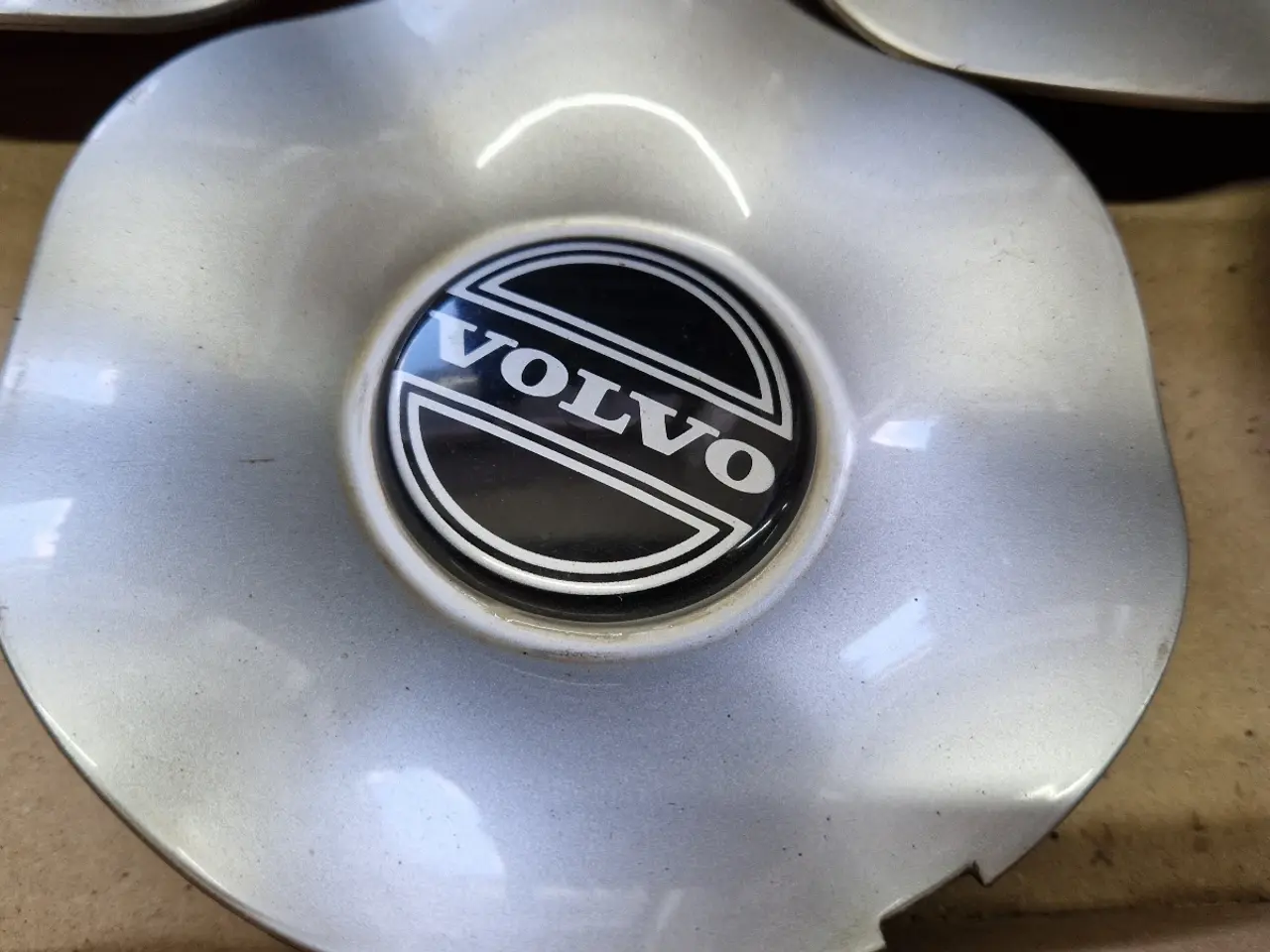 Billede 2 - Volvo navkapsler