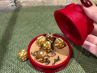 Dice game with Christmas motif
