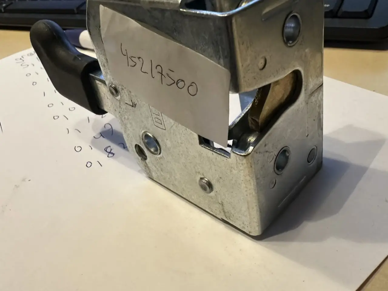 Billede 1 - Valtra Dørlås indvendig højre. nummer 45217500