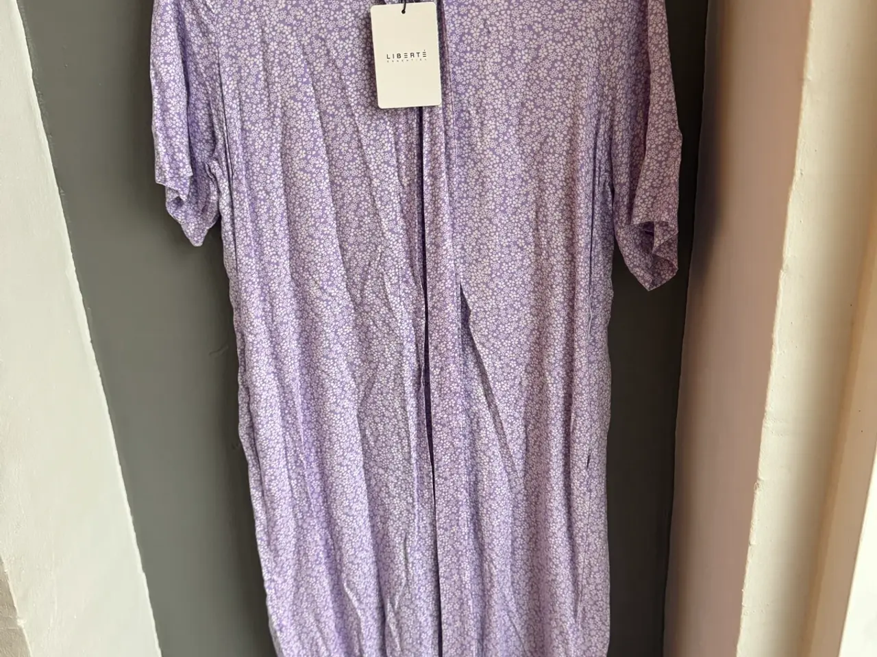 Billede 1 - Liberté ny lilla blomstret kjole str XL