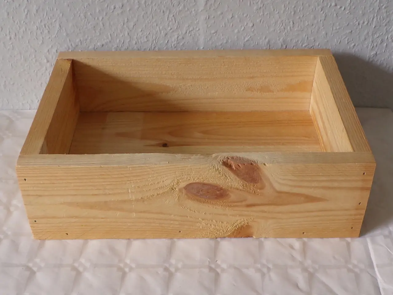 Billede 2 - Bakken er i genbrugstræ 35 x 25 cm