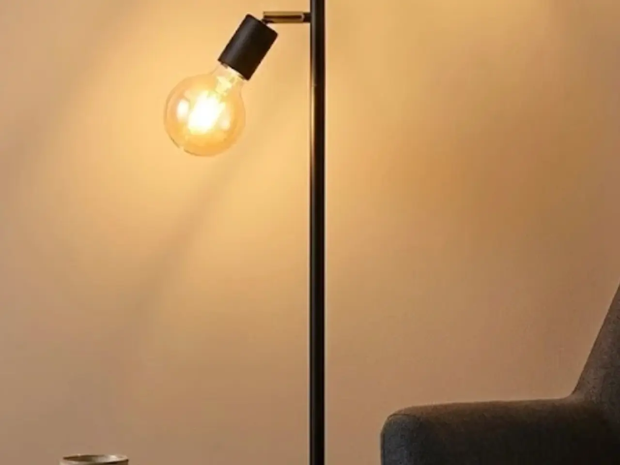 Billede 1 - Gulvlampe moderne design sort