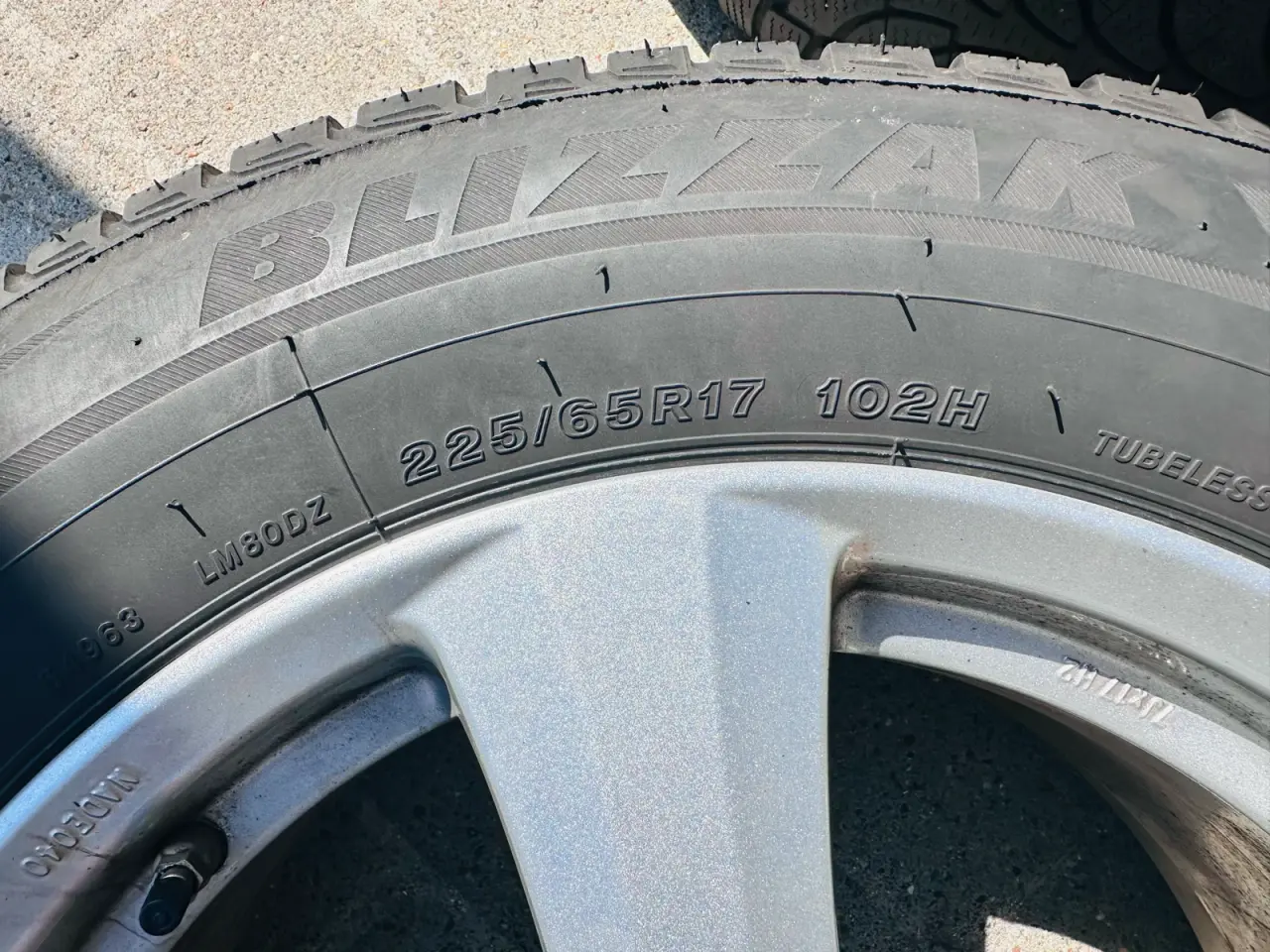 Billede 3 - Vinterdæk Bridgestone med Alufælge til Rav4
