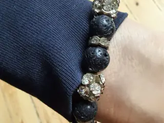 Armbånd med lavaperler og bling