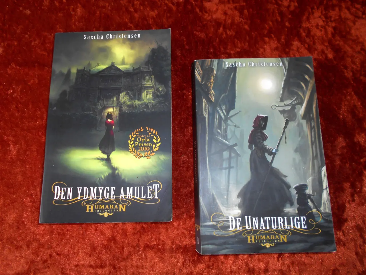 Billede 1 - Den ydmyge amulet m.fl, Sascha Christensen