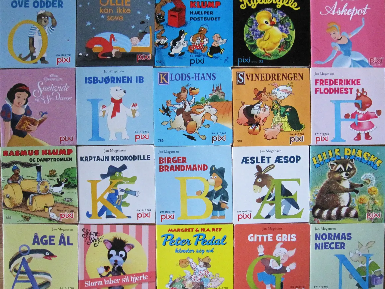 Billede 1 - Her sælges 20 stk Pixi bøger samlet