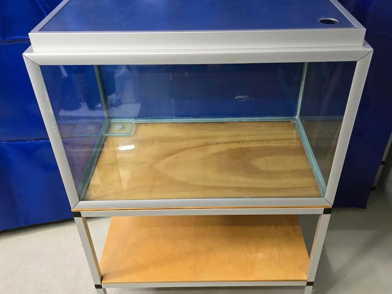 Billede 5 - Akvarie 200 liter med bord.
