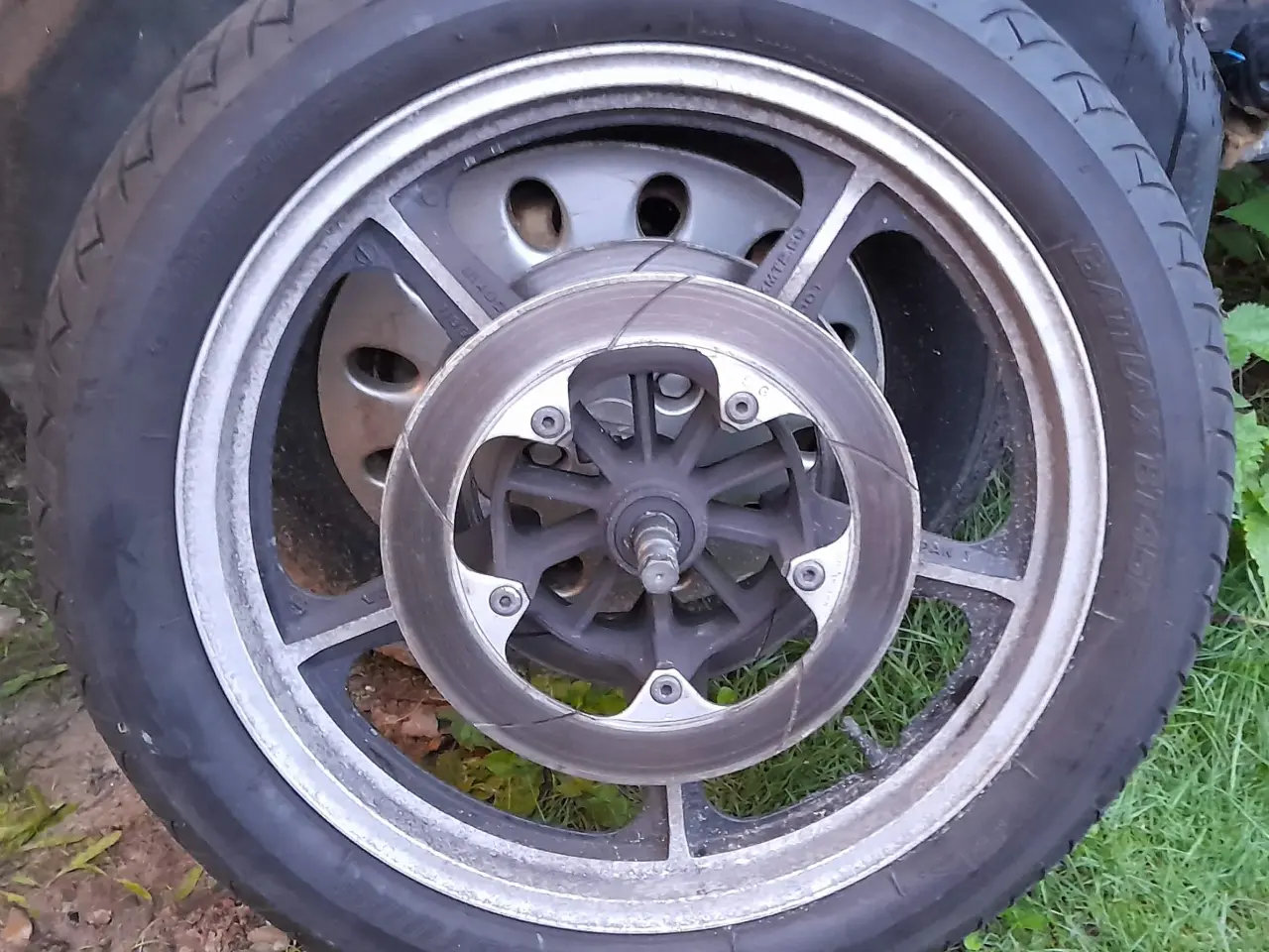 Billede 1 - Honda VF 700 Magna RC21 Dele
