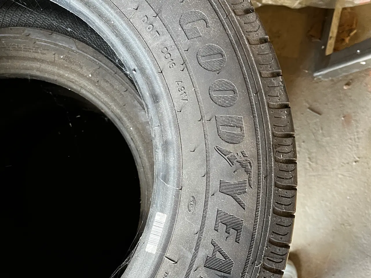 Billede 3 - Dæk GOOD YEAR 215/65R15C 104/102 T