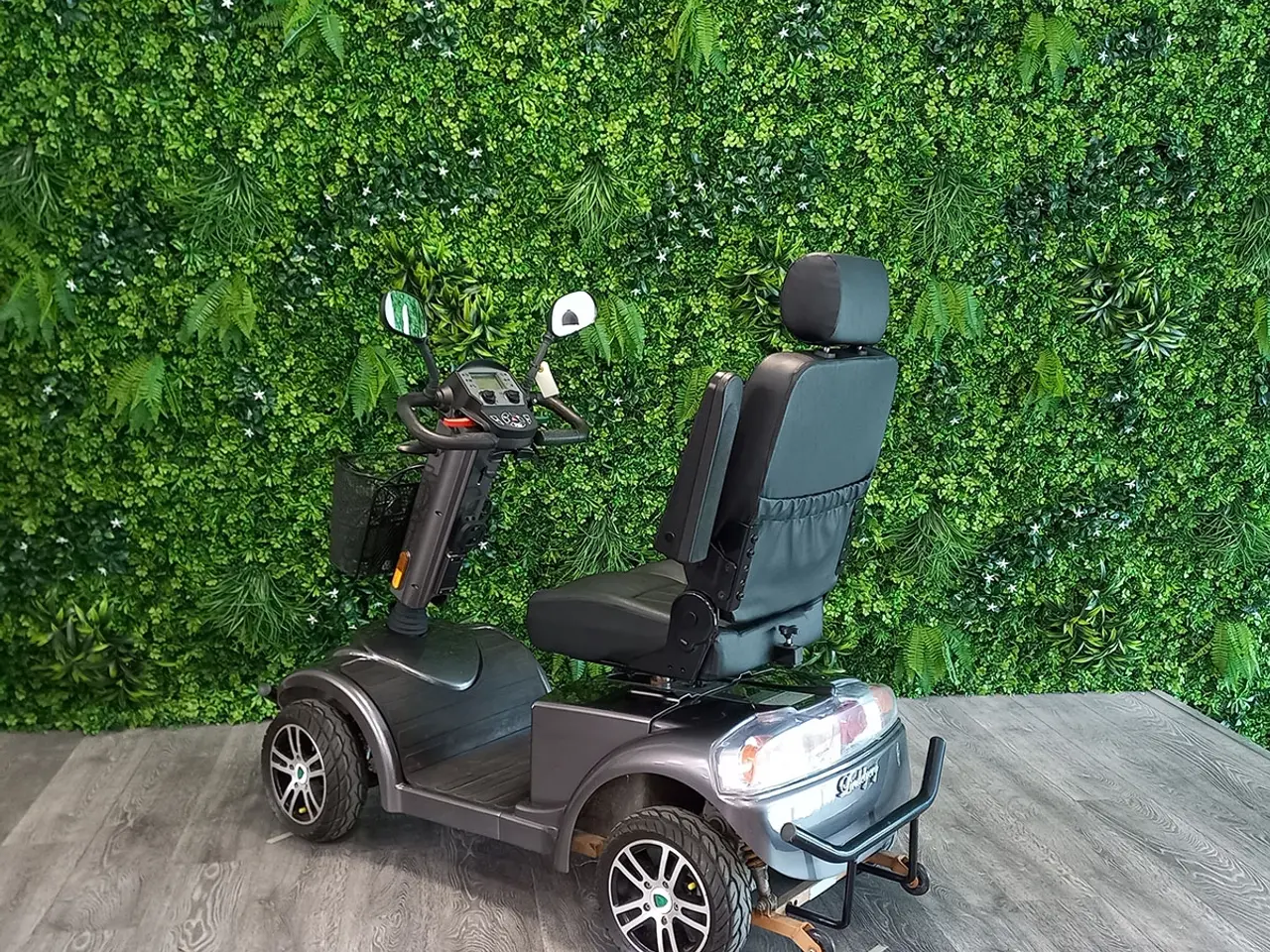 Billede 2 - LM-600 grå