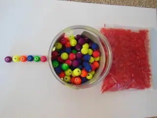 Perler til børn og voksne - alle 25 kr.