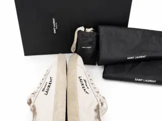 Saint Laurent Paris Low Top Sneakers i flot off-wh