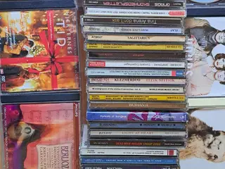 50 stk cd'er det er blandet musik