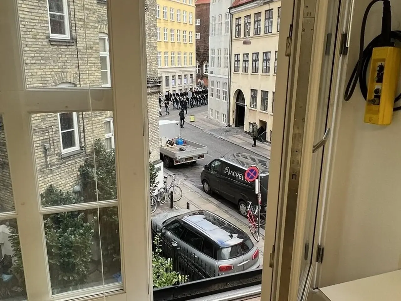Billede 2 - Nyistandsat. fuldt møbleret kontor – centralt og roligt beliggende i København nær Nørreport