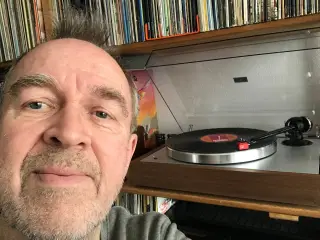 LP plader vurderes/købes