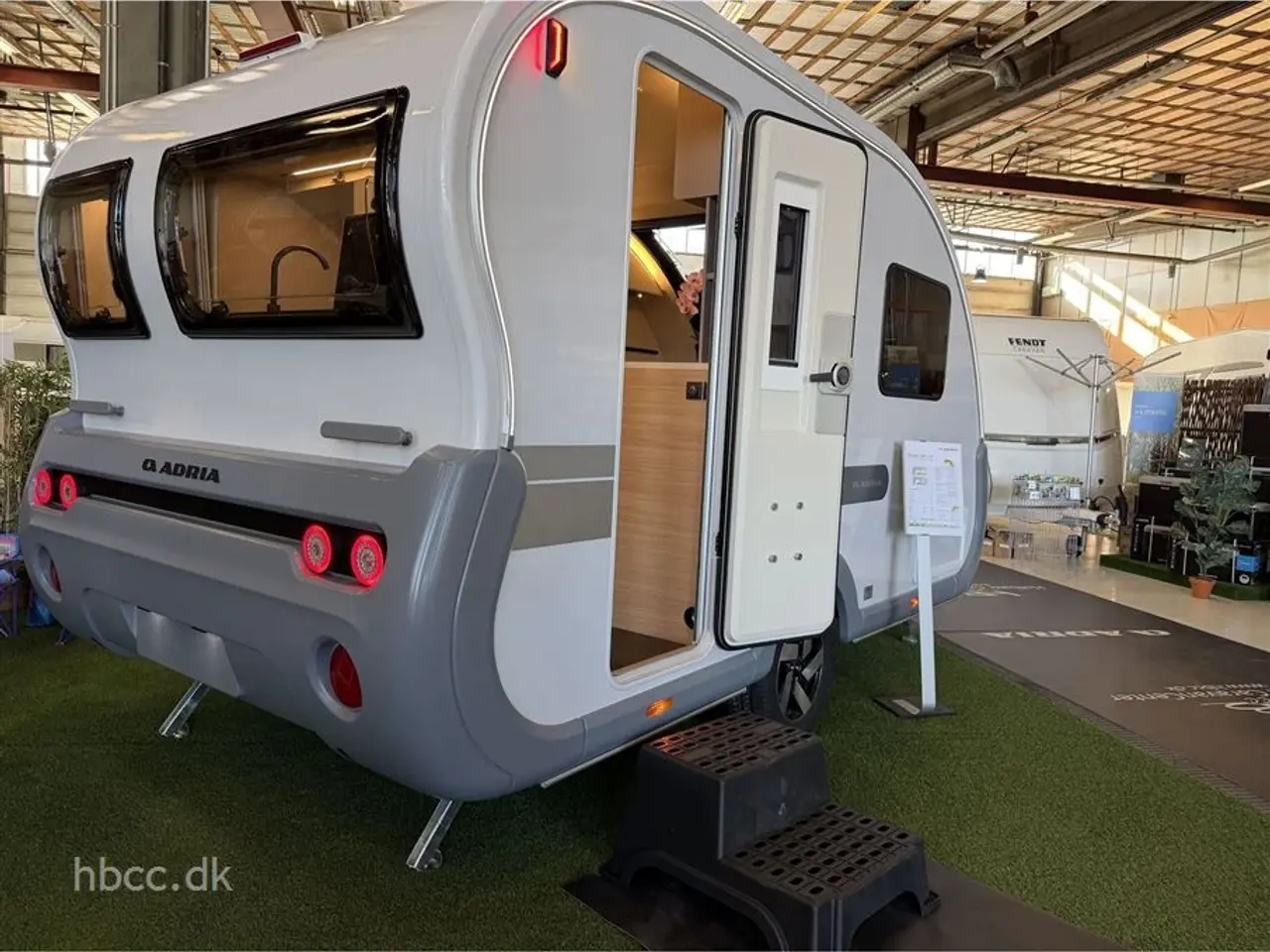 Billede 1 - 2026 - Adria Action 391 LH Classic Adria Action 391 LH Classic – Kompakt designvogn med komfort i fokus