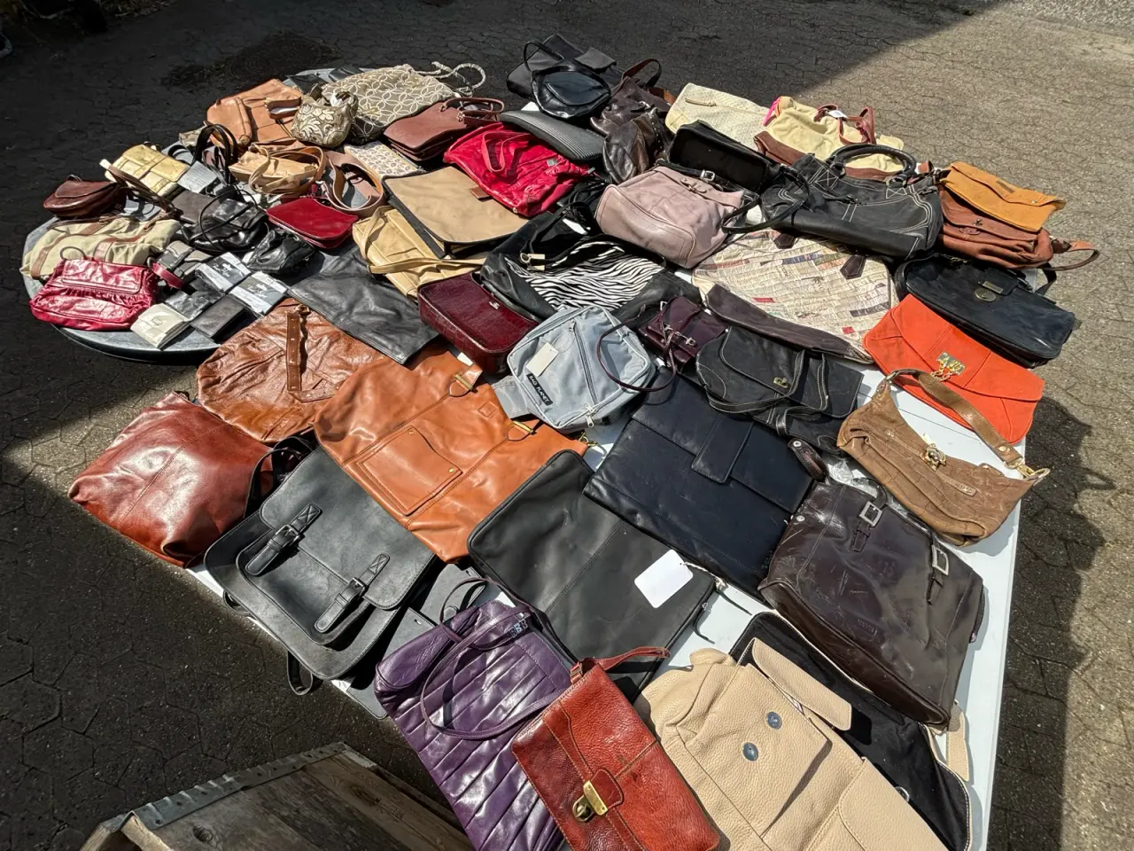 Billede 17 - 208 stk tasker, punge osv fra butik
