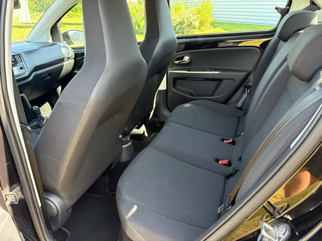 Billede 8 - VW UP med lavt km tal. 