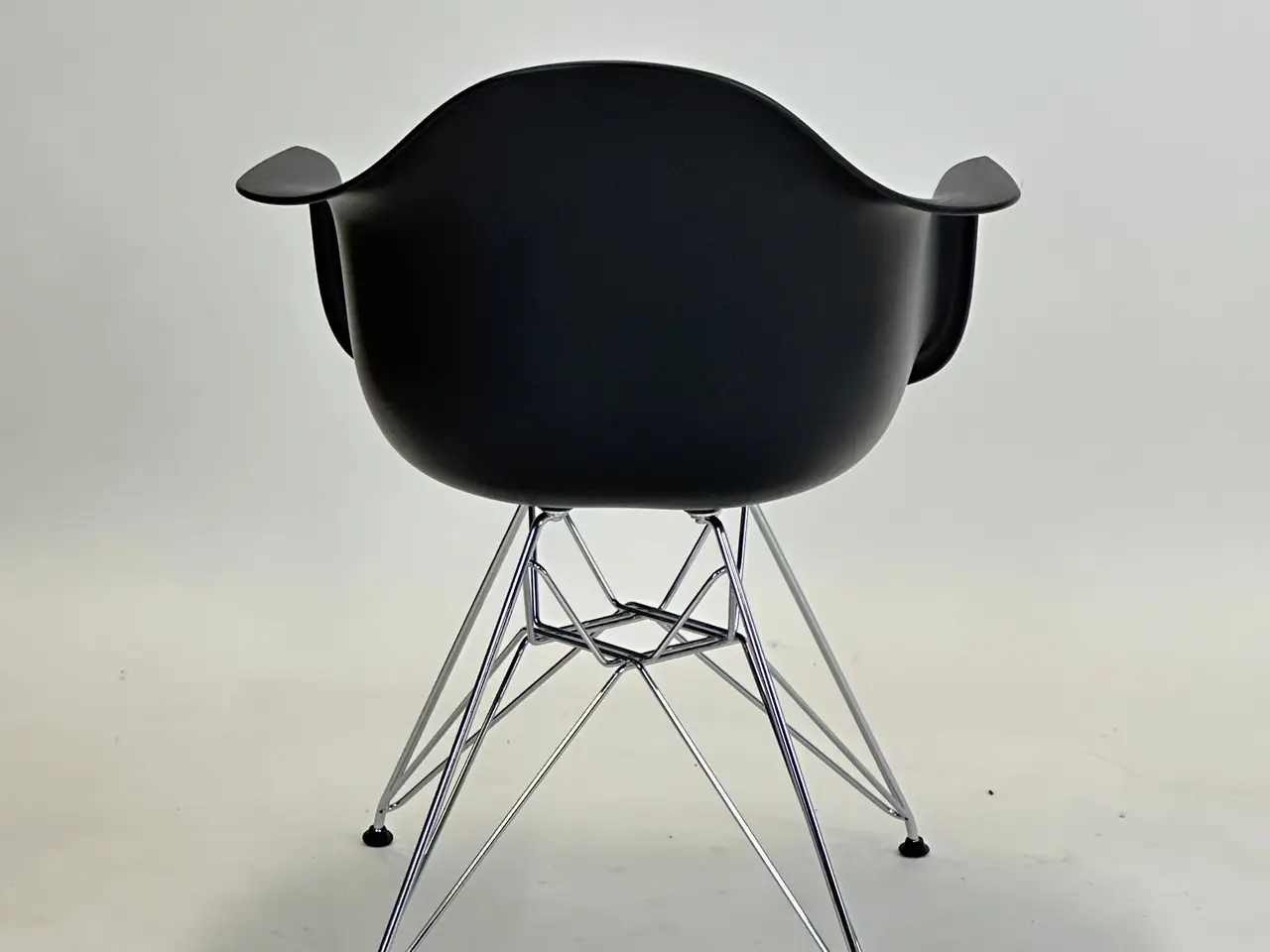 Billede 5 - Vitra Plastic Armchair DAR Stol – Sort Krom Stel