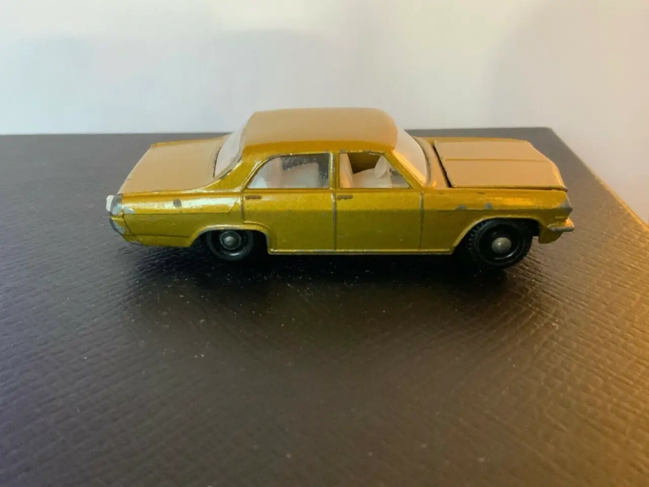 Billede 3 - Matchbox No. 36 Opel Diplomat
