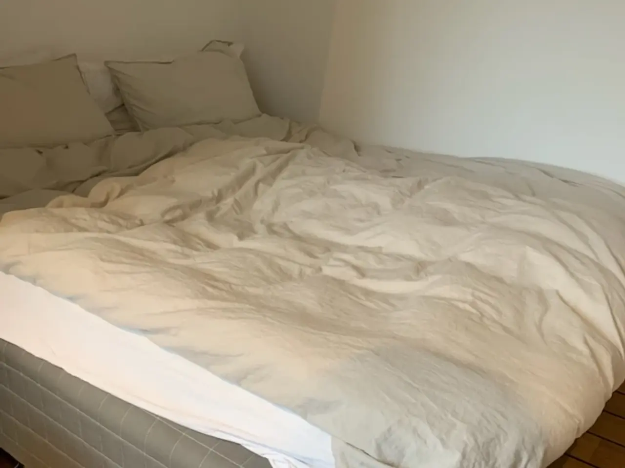 Billede 2 - IKEA SKOTTERUD boxmadras 2 stk 90x200 m. topmadras
