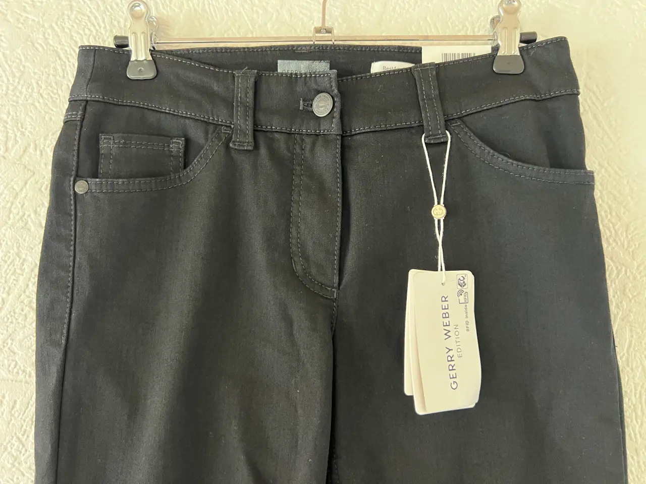 Billede 9 - NYE og Ubrugte Sorte Jeans fra Gerry Weber (Str. 3