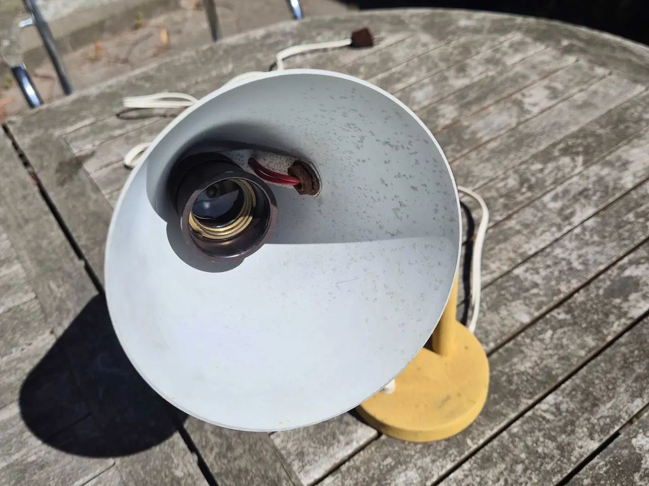 Billede 10 - Gul bordlampe i krympelak 