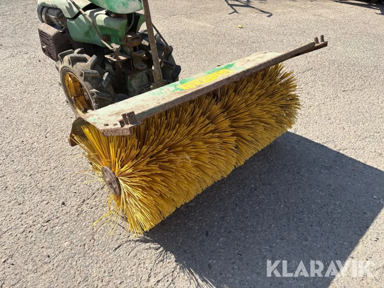 Billede 11 - 2-hjulet traktor Ferrari 330 med kost