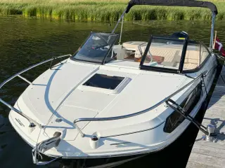 Bayliner VR5 cuddy