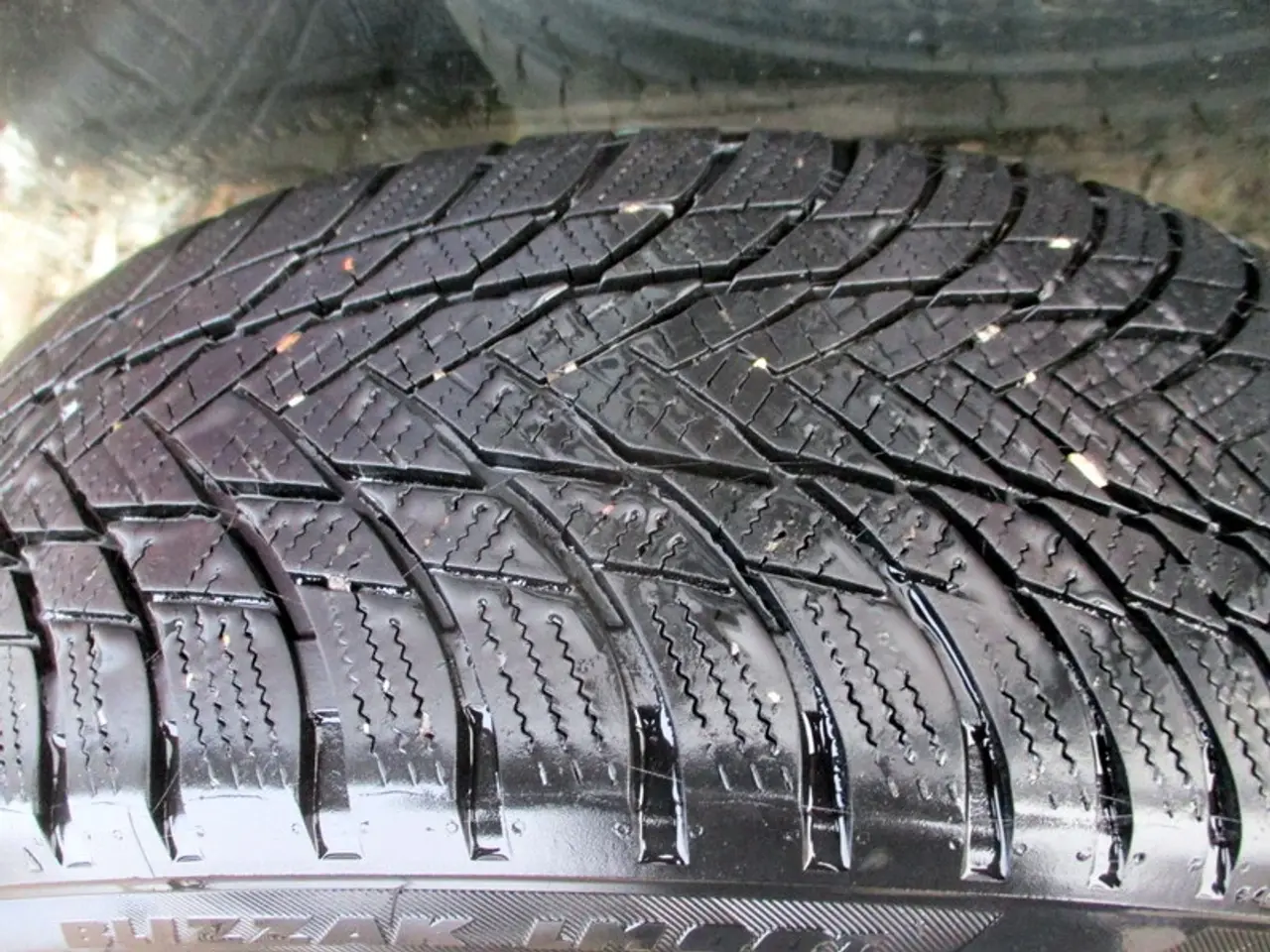 Billede 3 - 19" Alutec 5X108 ET45 Bridgestone 205/55/19" 97H