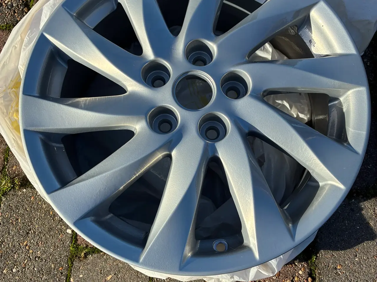 Billede 1 - 4 stk Flotte Org. Mazda alu - special lak