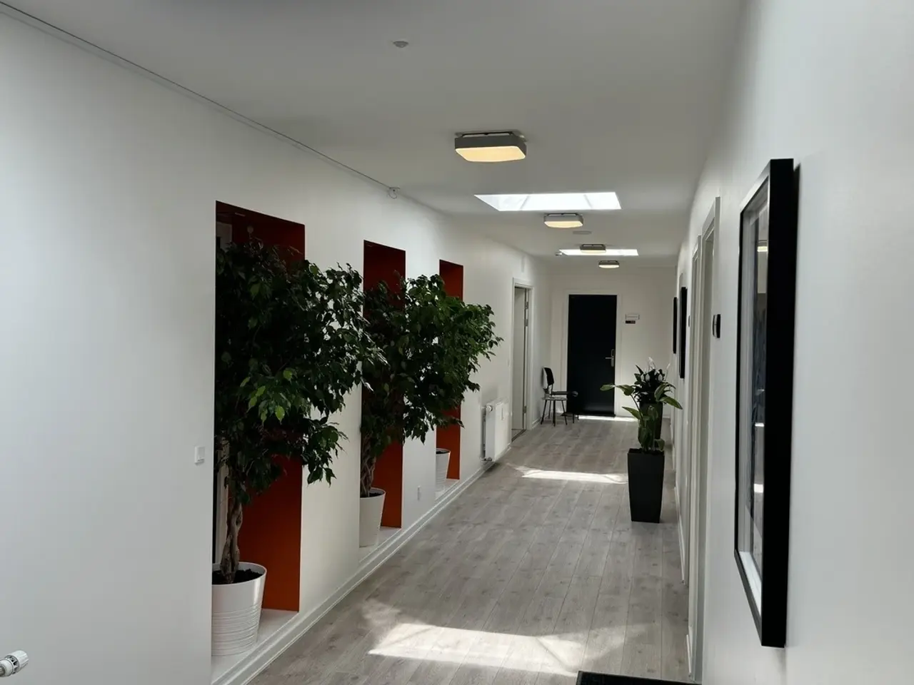 Billede 13 - Velbeliggende kontorer/butiks-/behandlerlokaler/co-workingspace og lager.
