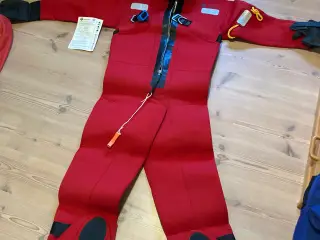 2 STK Overlevelses dragt
