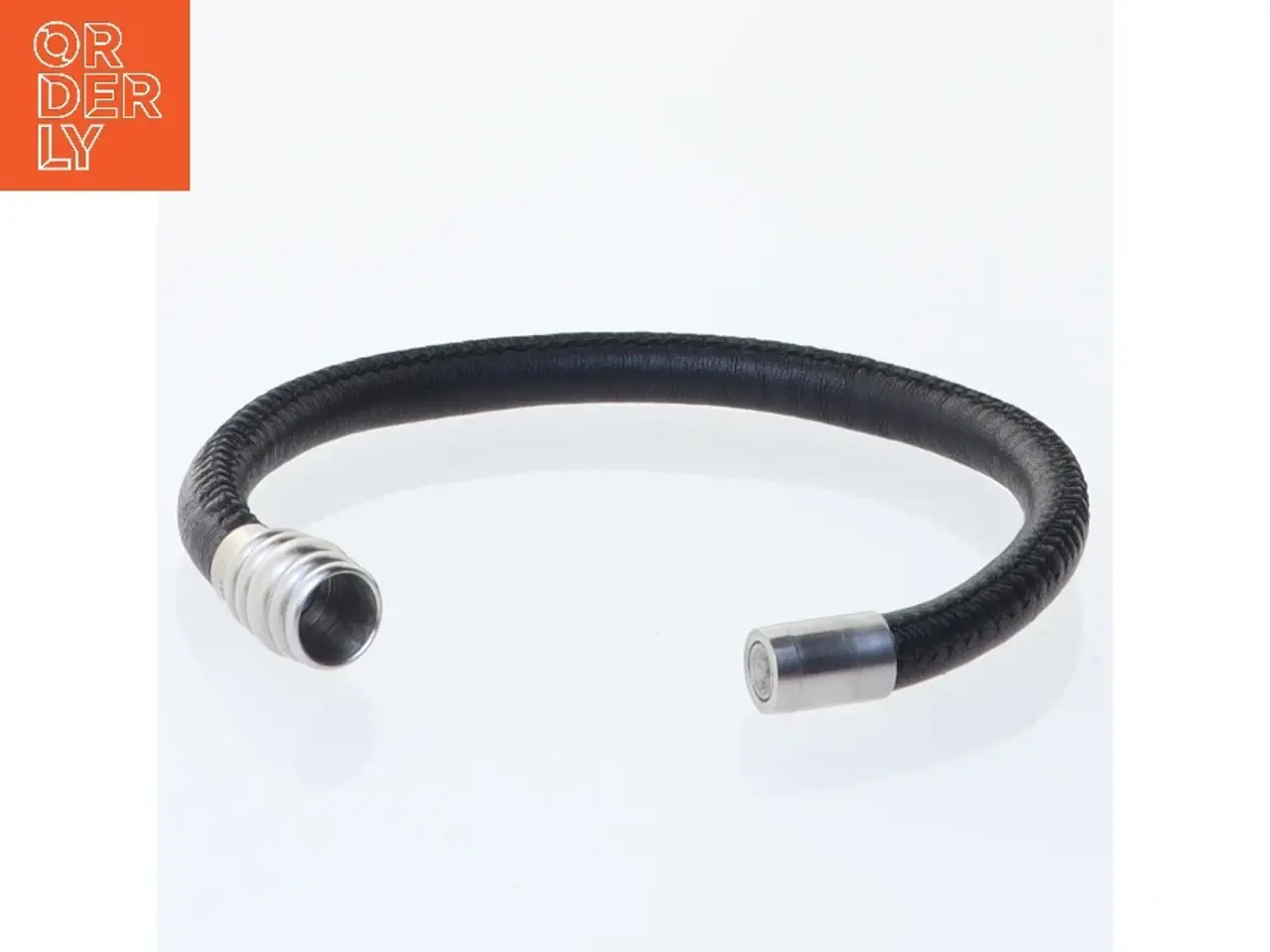 Billede 1 - Læderarmbånd med metaldetaljer (str. 22 cm)