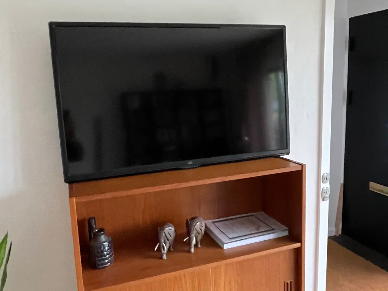Billede 3 - Flot 40" JVC TV med vægophæng til salg