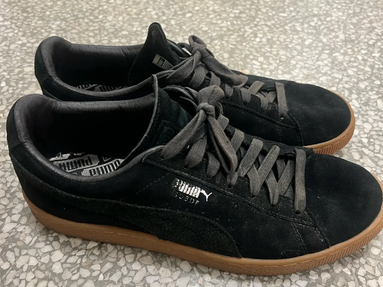 Billede 3 - Puma sneakers str 43 sorte med brun sål
