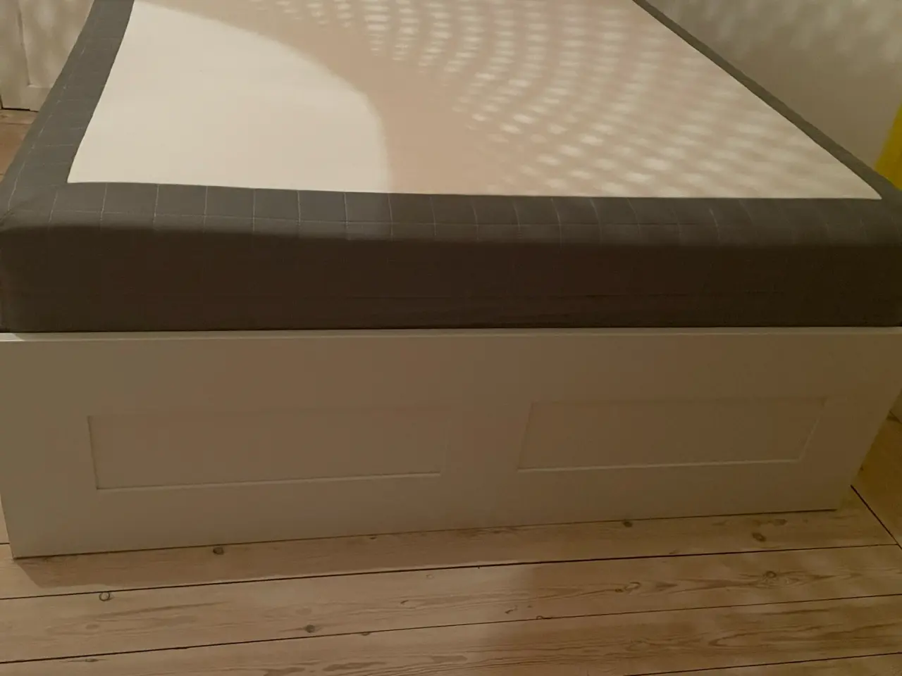 Billede 2 - Ikea brimnes inkl boxmadras