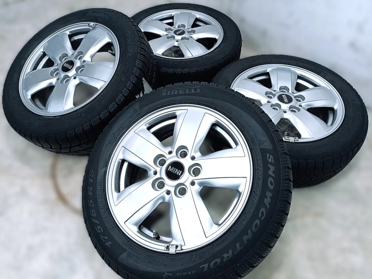 Billede 2 - 5x112 15" ET46 nav 66,6ø MINI vintersæt inkl.TPMS