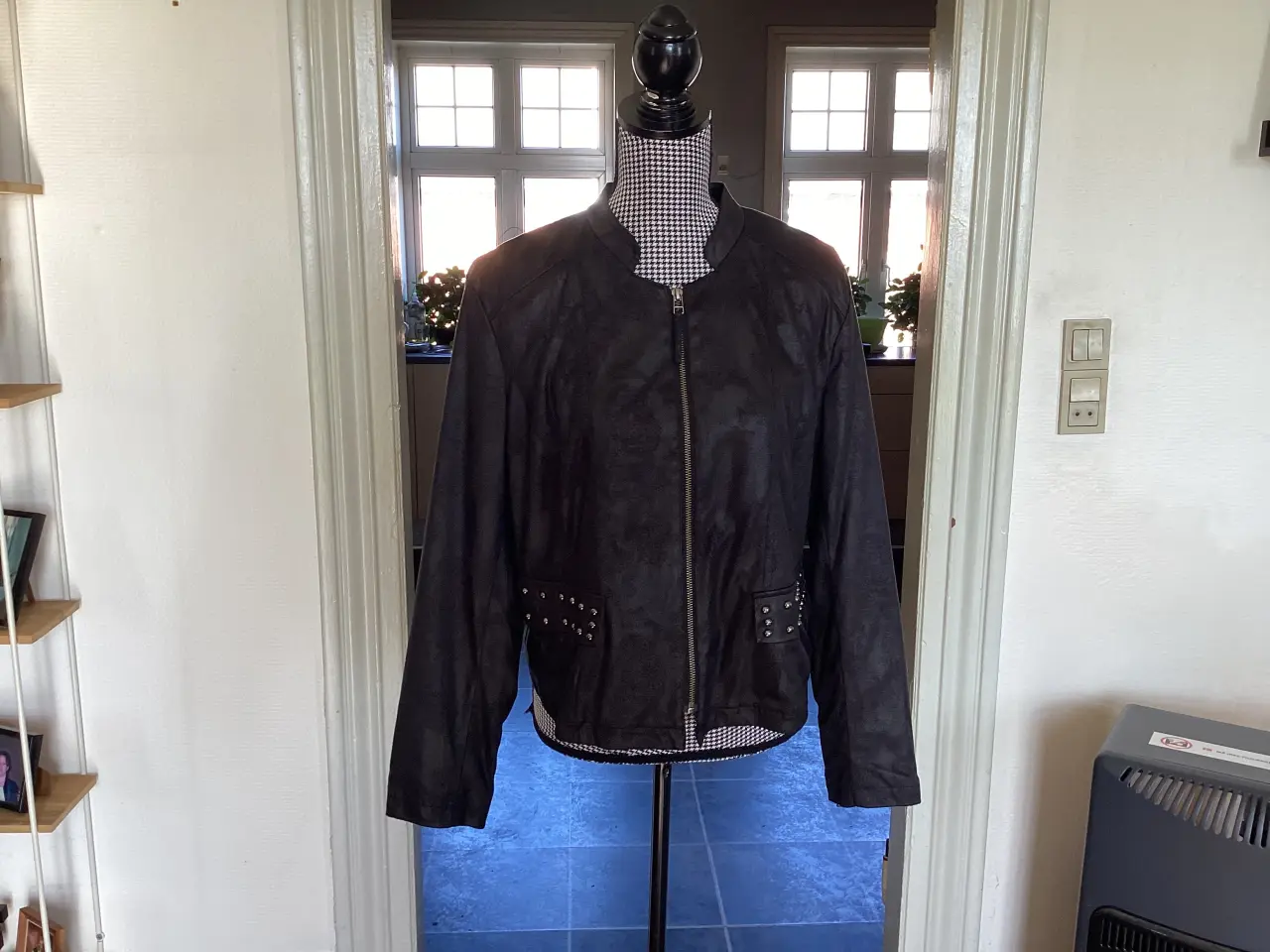 Billede 14 - Jakker. Str: XS - 34- S - 40- M - L