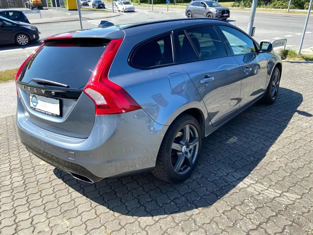 Billede 4 - Volvo V60 2,0 D2 Momentum 120HK Stc 6g Aut.