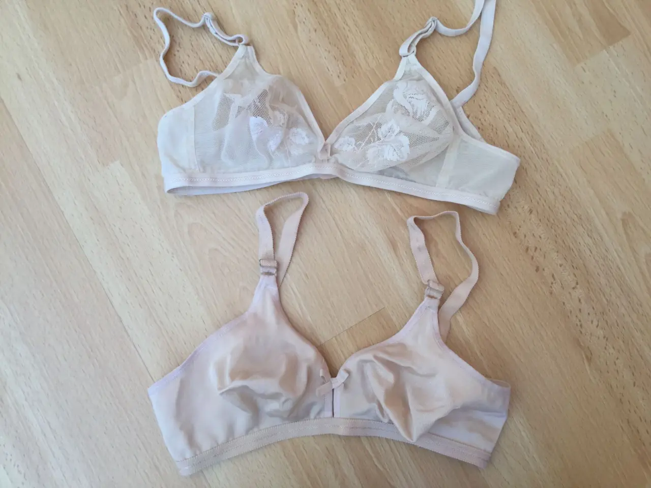 Billede 1 - 2 Triumph  BH  str. 36 / 38 - ialt 60 kr.