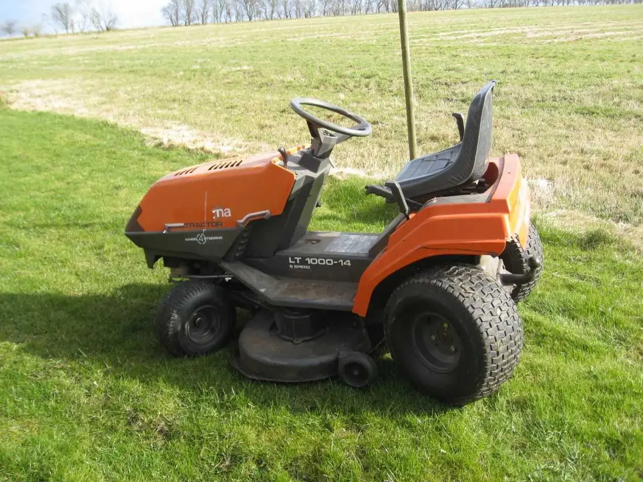 Billede 1 - Købes BILLIG havetraktor køre & klippeklar stor ok