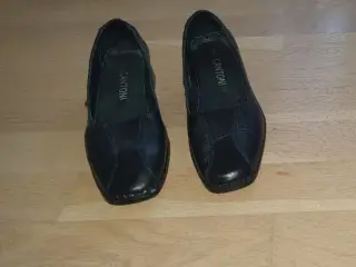 Damesko