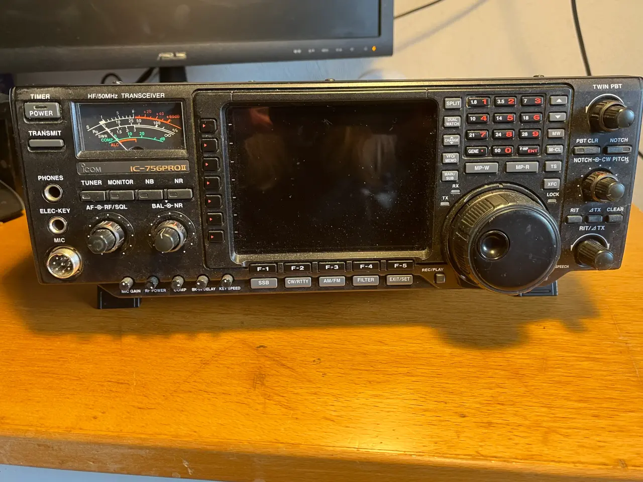 Billede 1 - Radio til radioamatør