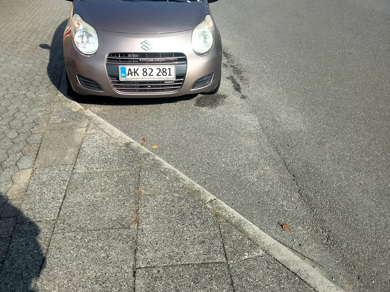 Billede 1 - Fin lille bil