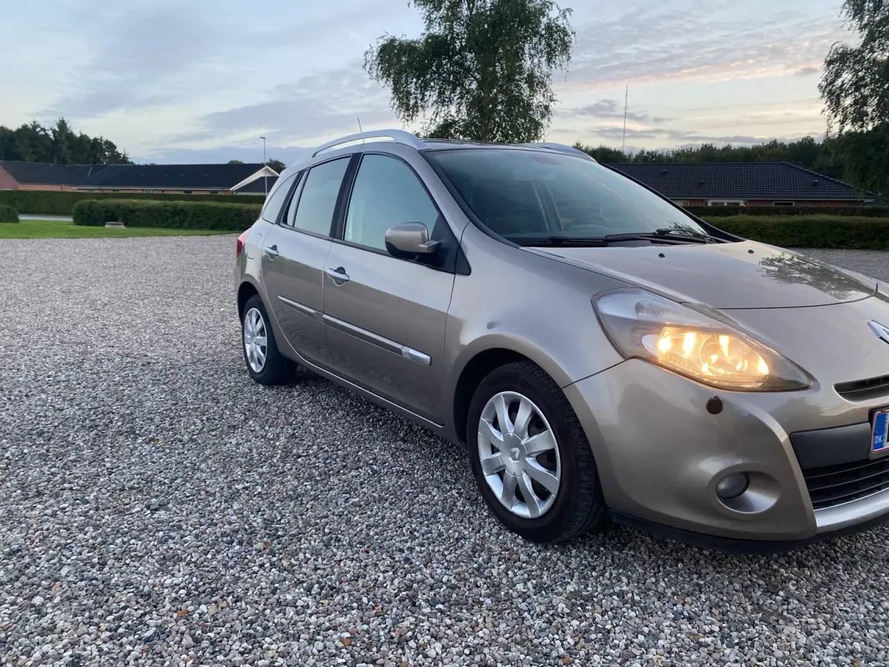 Billede 5 - Velholdt Clio st.car