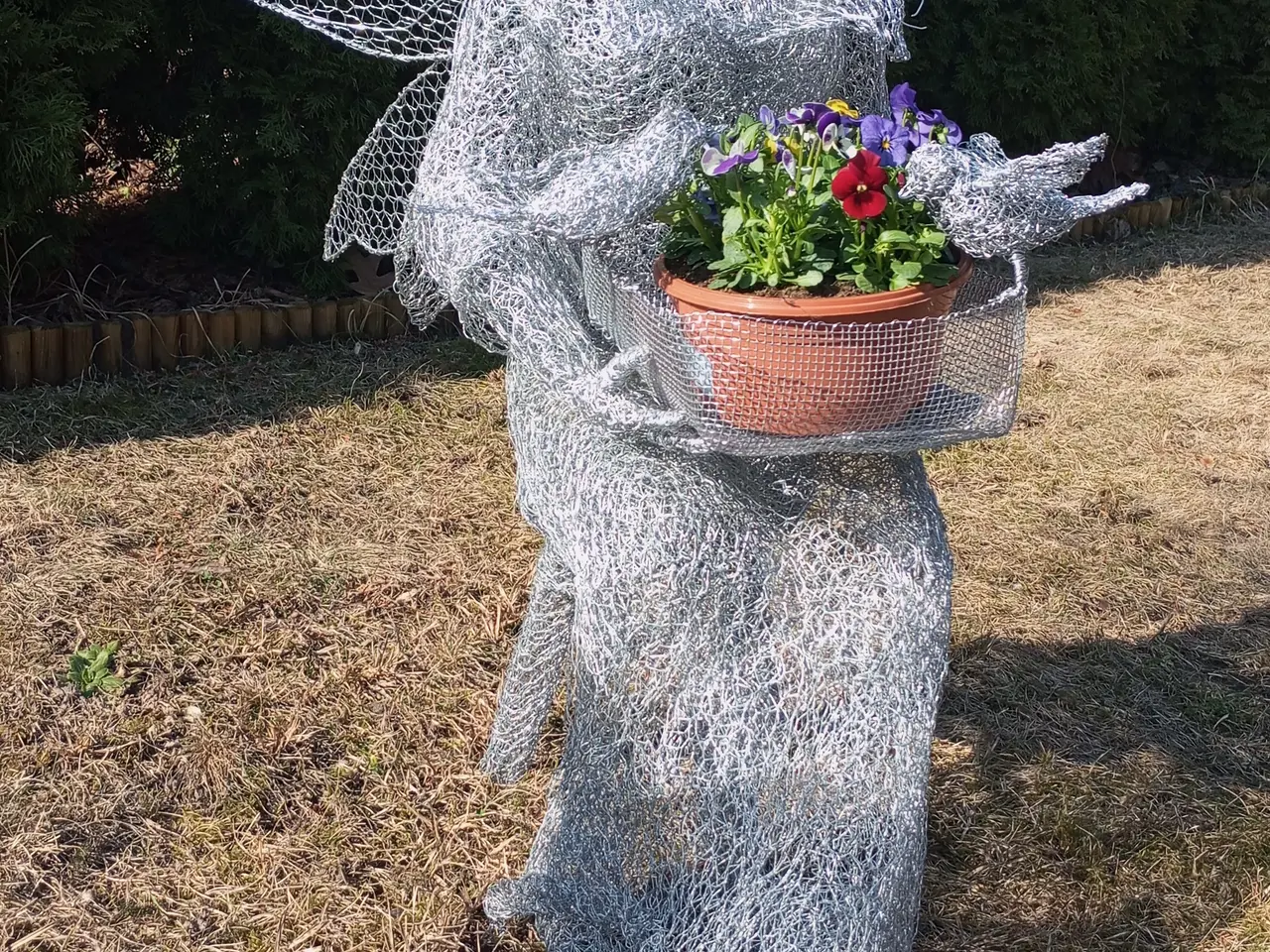 Billede 4 - En original havepynt, en trådskulptur